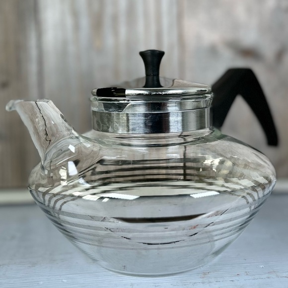 MCM Glass Teapot š« - Picture 11 of 13